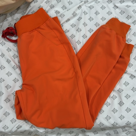 FIGS - orange xs scrubs set - Picture 2 of 2